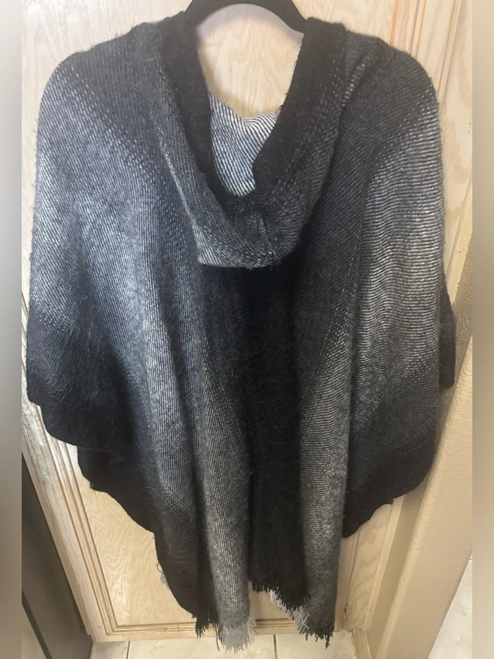 Gamboa ALPACA Wool Poncho Hooded Rancho Blanket Soft Cloak Black Gray Unisex